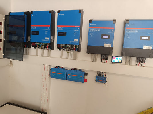  Victron Energy Τριφασικό Αυτόνομο Φωτοβολταϊκό Σύστημα 24kW 3x8kW